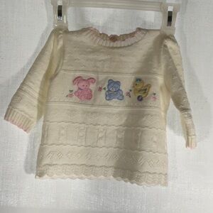 Vintage white knit sweater featuring embroidered animal appliqués 6-9 months